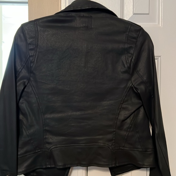 True Religion Black Leather Jacket worn one time.  Like brand NEW - Picture 4 of 9